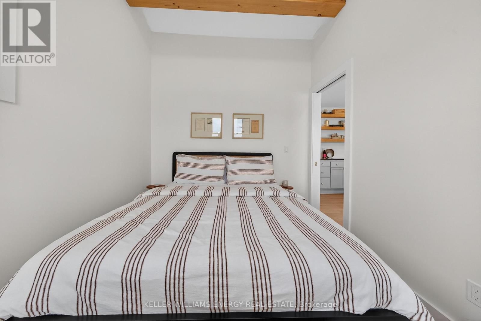 1071C LAKESIDE DRIVE Image 36