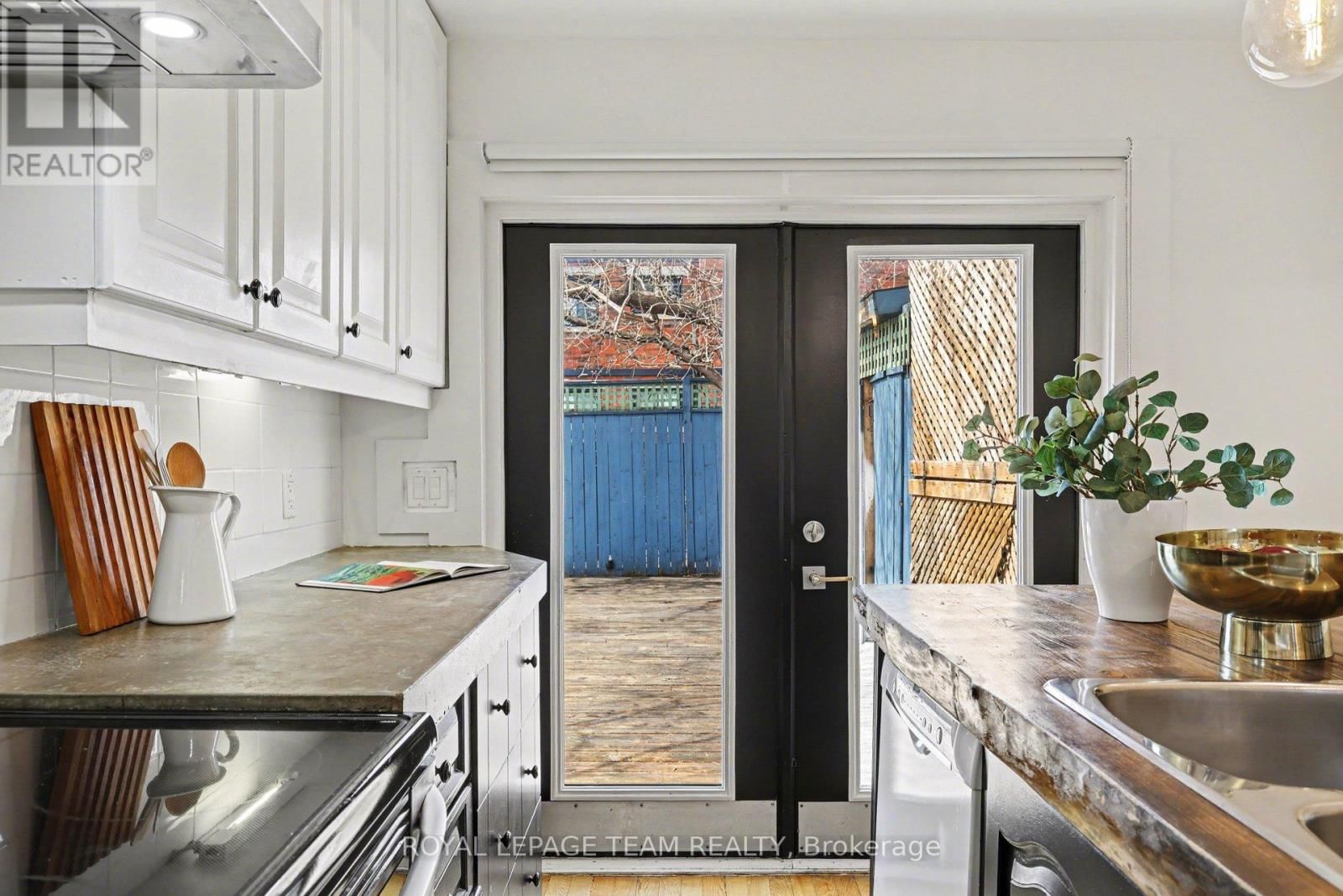 236 EMOND STREET Image 11