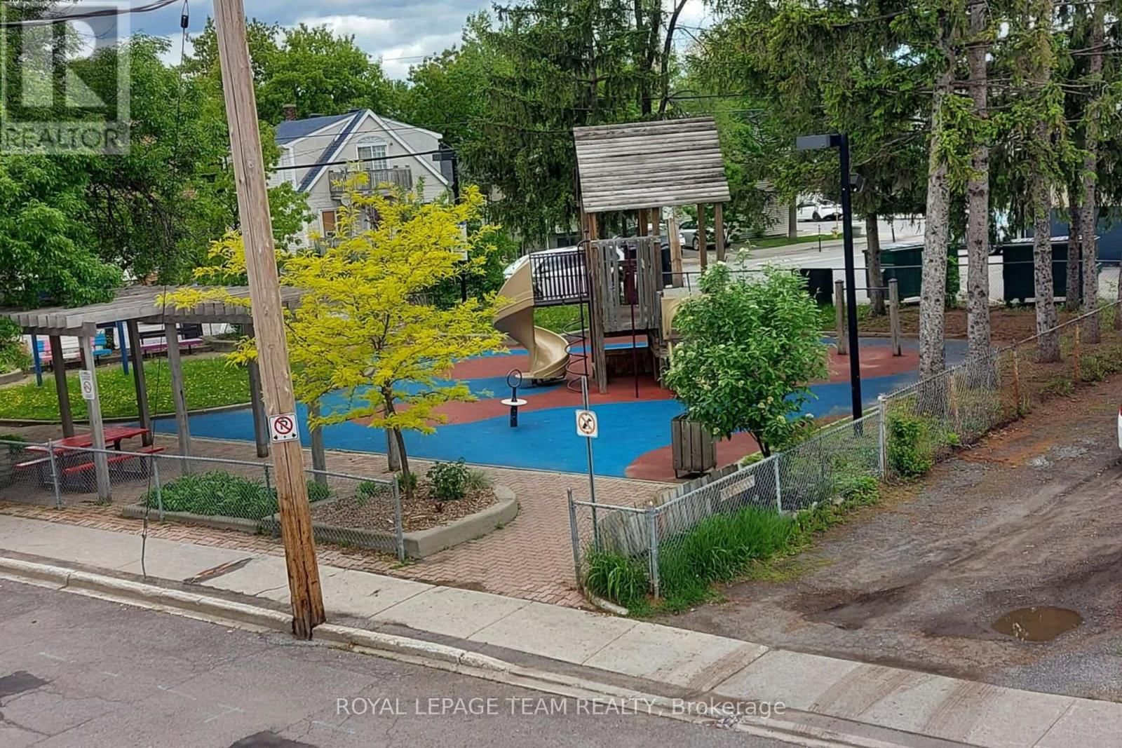 236 EMOND STREET Image 17