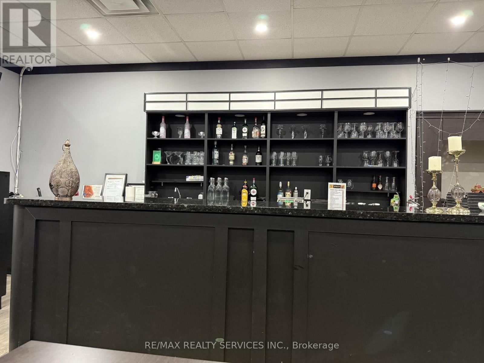 411 DUNDAS STREET Image 6