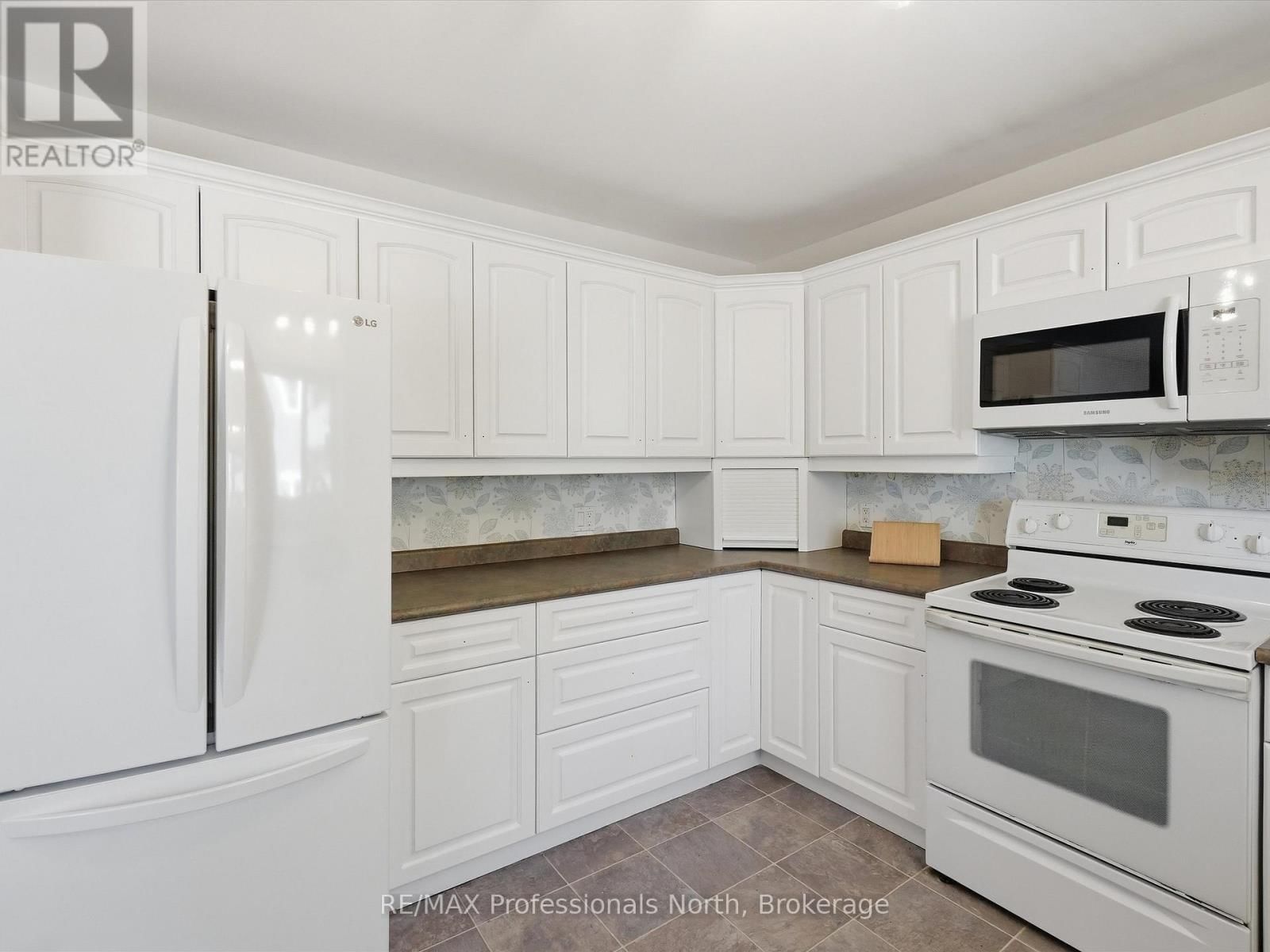 1 GLENDALE ROAD Image 11