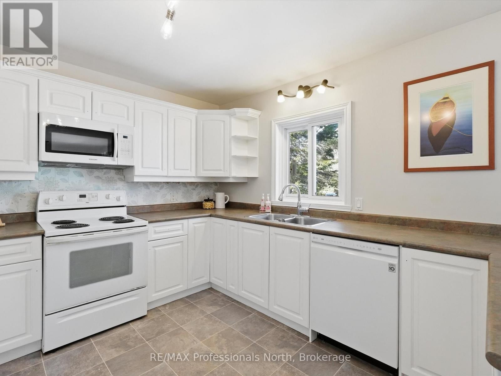 1 GLENDALE ROAD Image 12