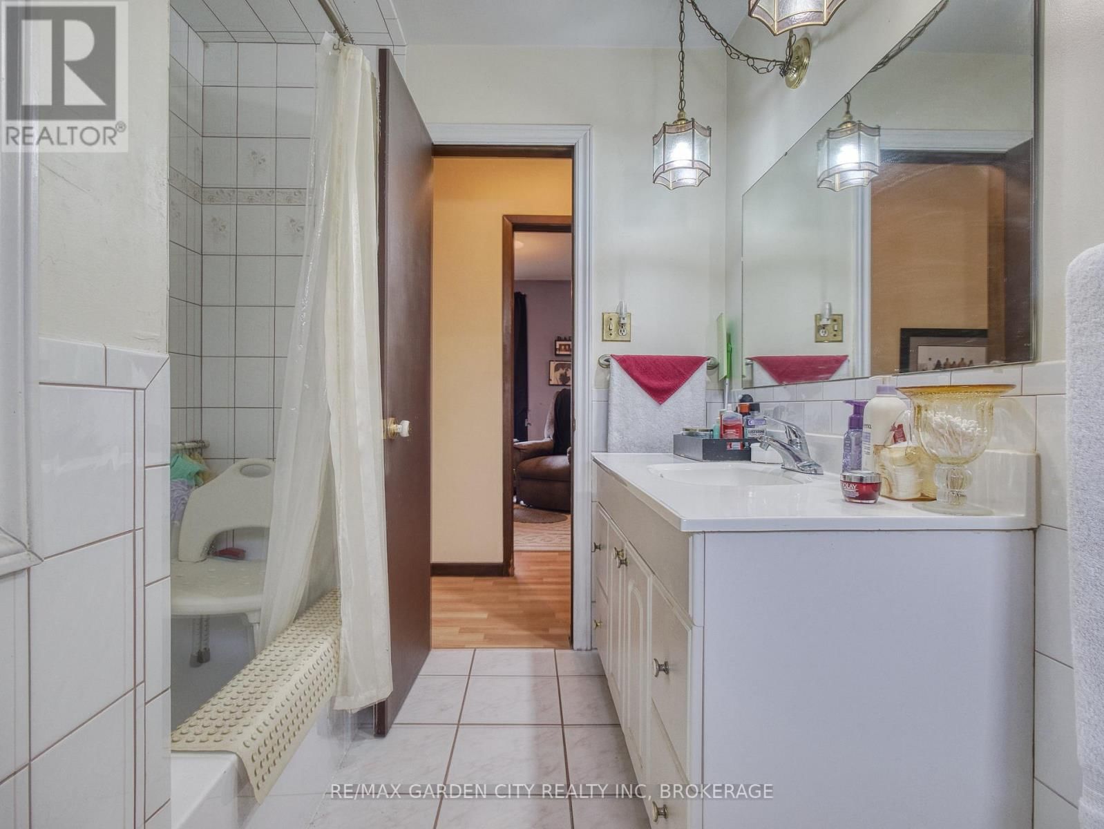 102 MEREDITH DRIVE Image 24