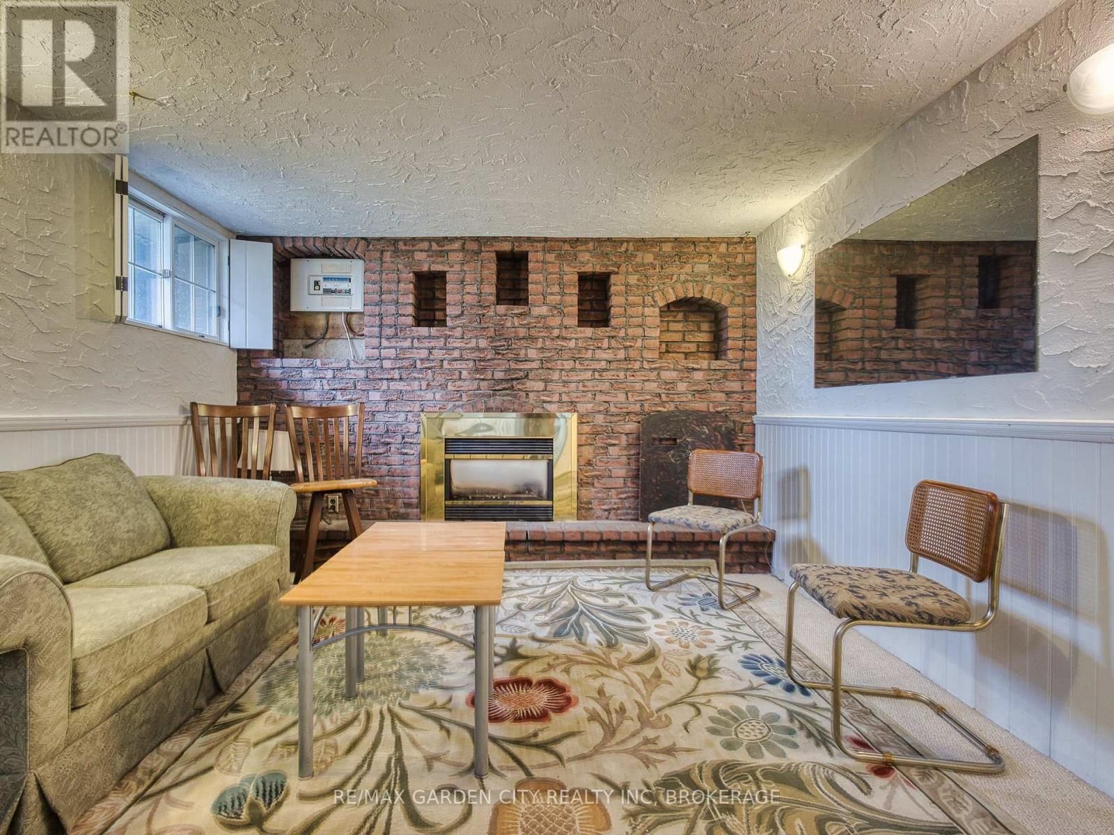 102 MEREDITH DRIVE Image 29