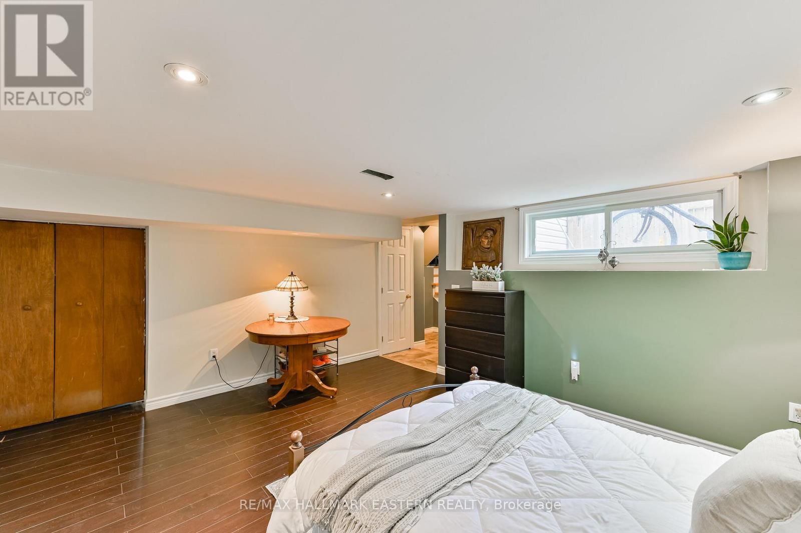 2839 PETER STREET Image 28