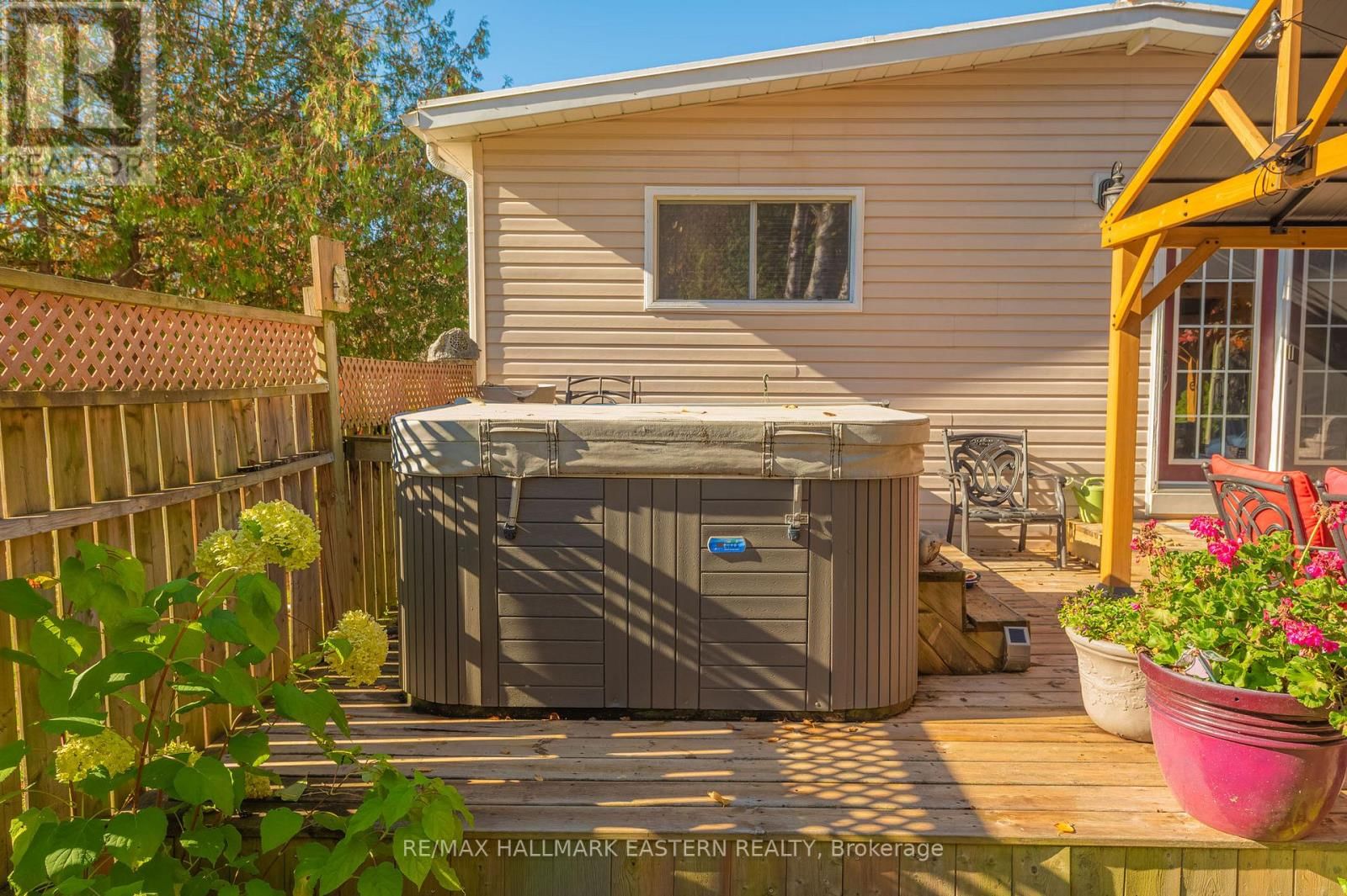 2839 PETER STREET Image 39