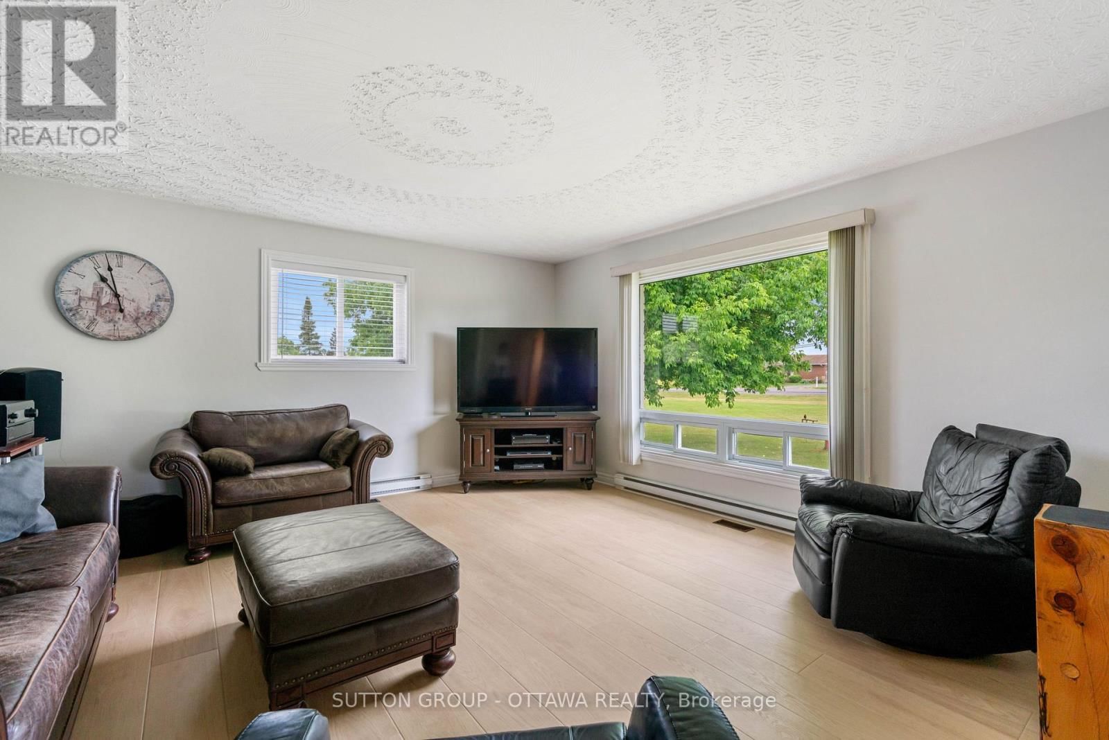 20330 LOCHIEL ROAD Image 16