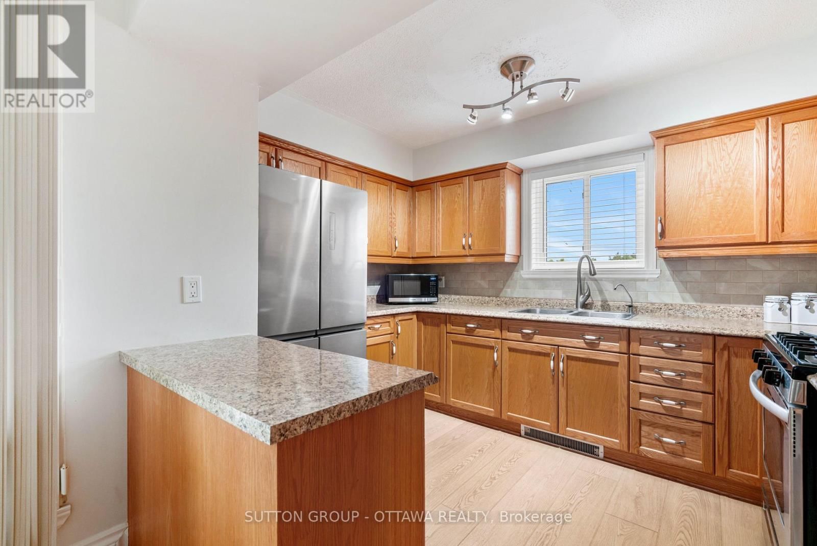 20330 LOCHIEL ROAD Image 6