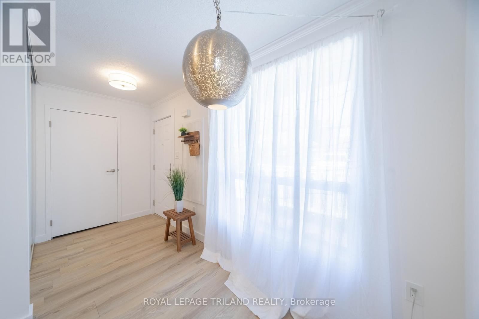 7 - 8 OAK STREET Image 16