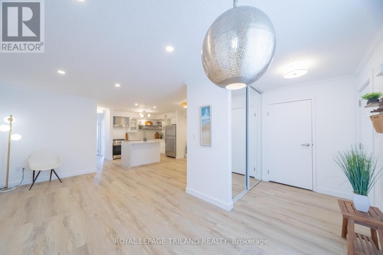 7 - 8 OAK STREET Image 17