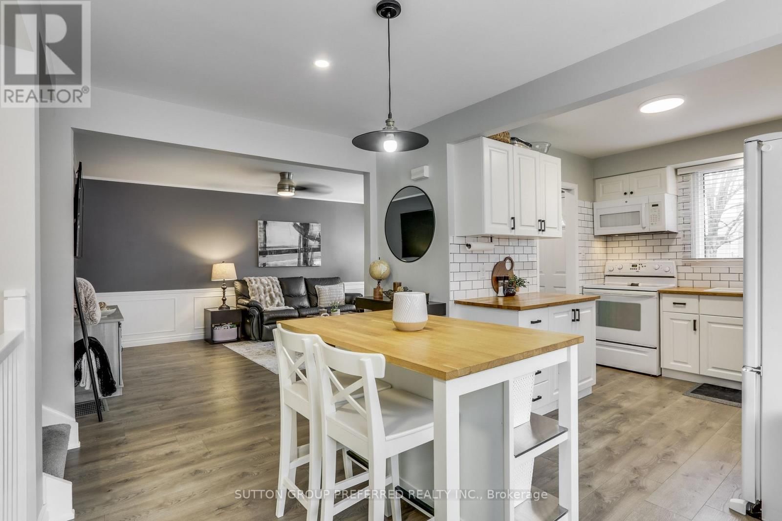 159 HARDING CRESCENT Image 10