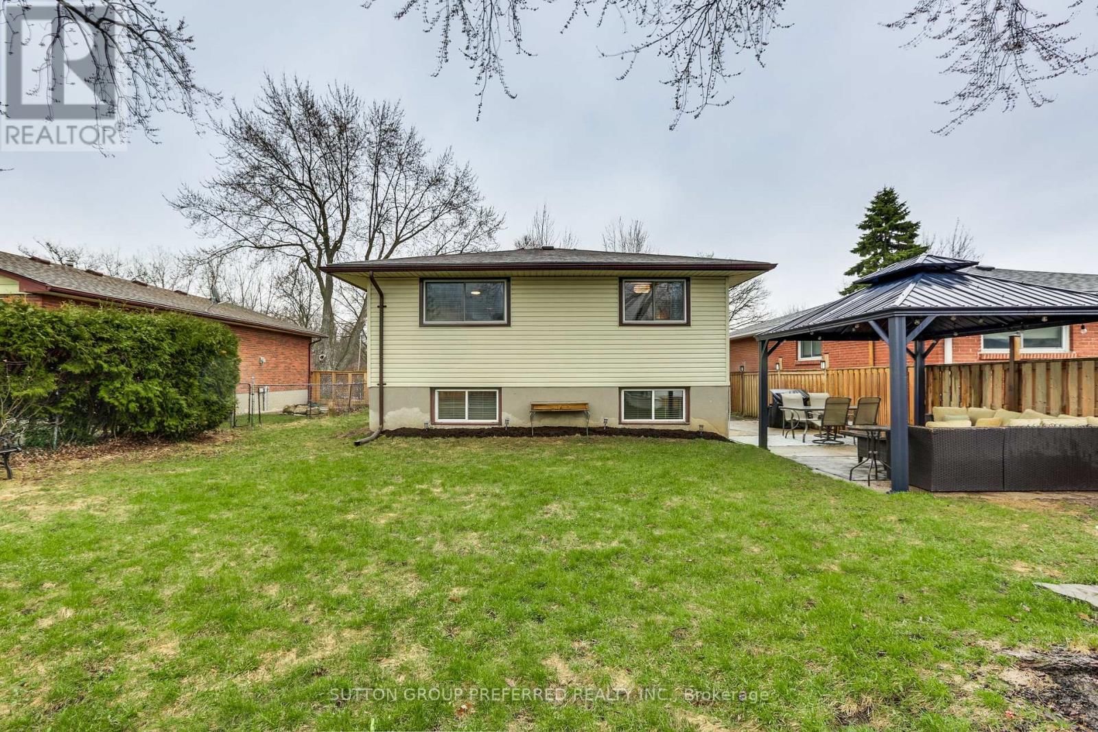 159 HARDING CRESCENT Image 45