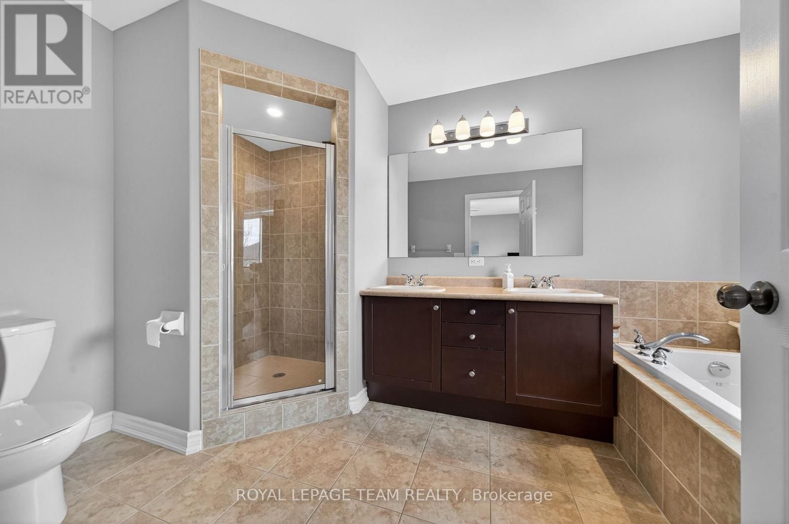 336 GLENBRAE AVENUE Image 27