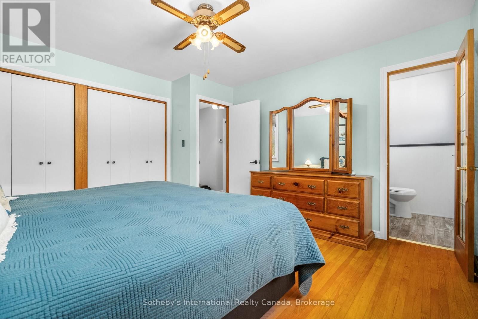 230 ALEXANDER STREET Image 16