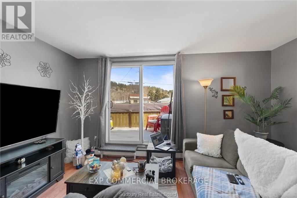 29 LAREN STREET Image 29