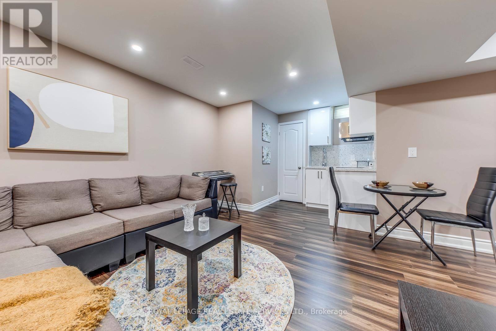 206 BRIGADOON DRIVE Image 36