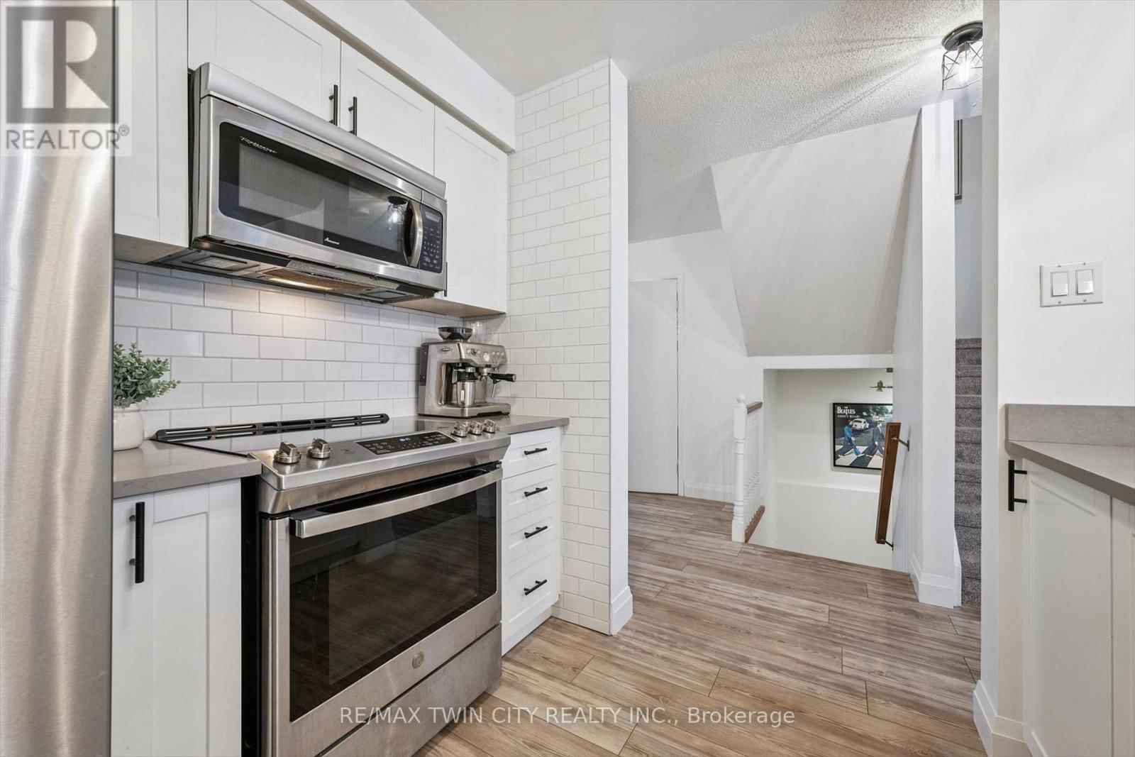 42 - 230 BLACKHORNE DRIVE Image 11