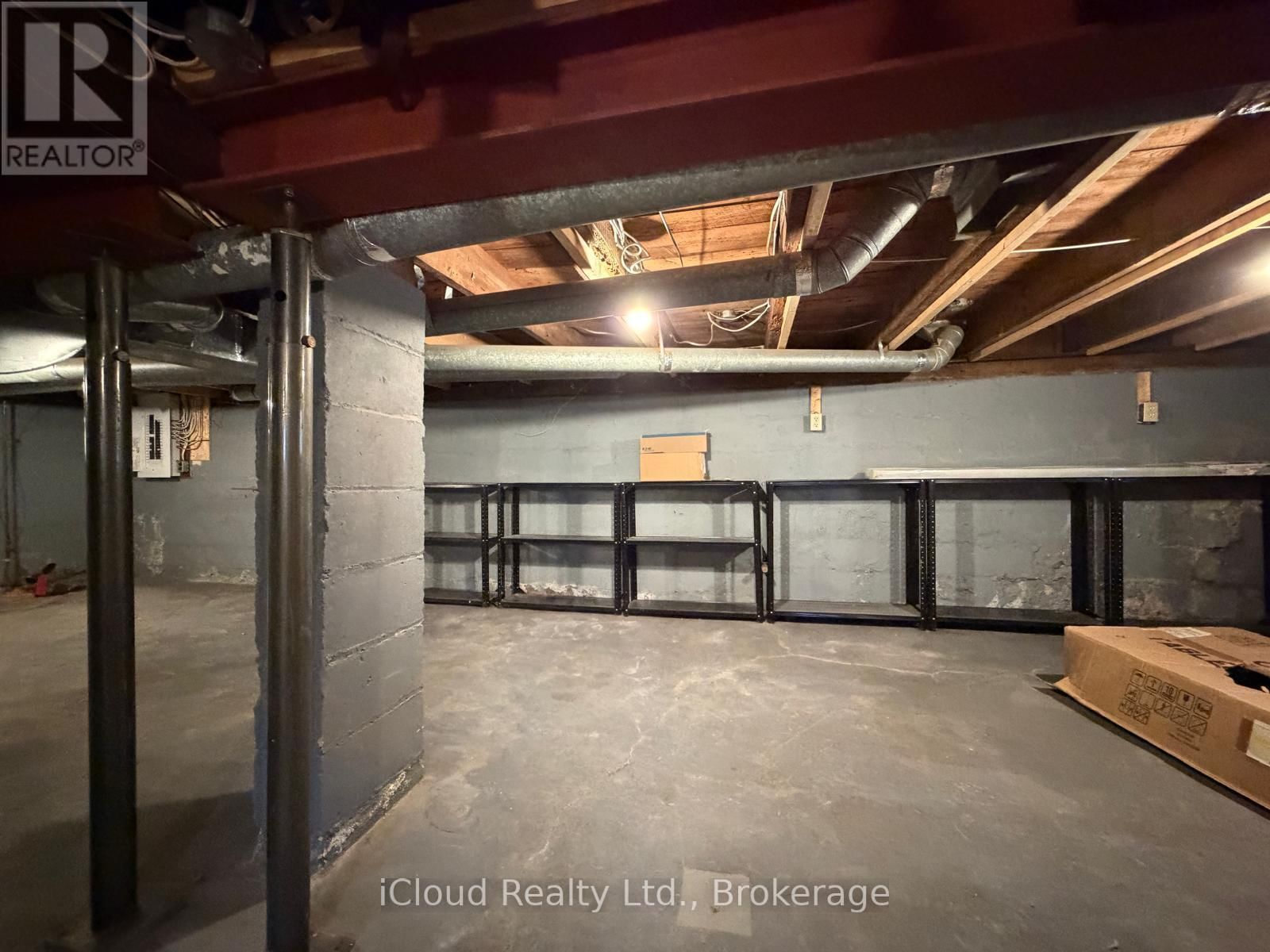 405 UPPER WENTWORTH STREET Image 24