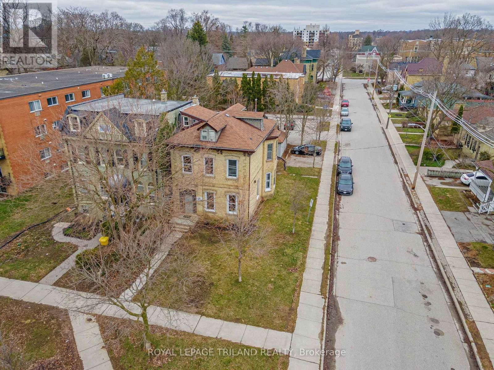 434 DUFFERIN AVENUE Image 25