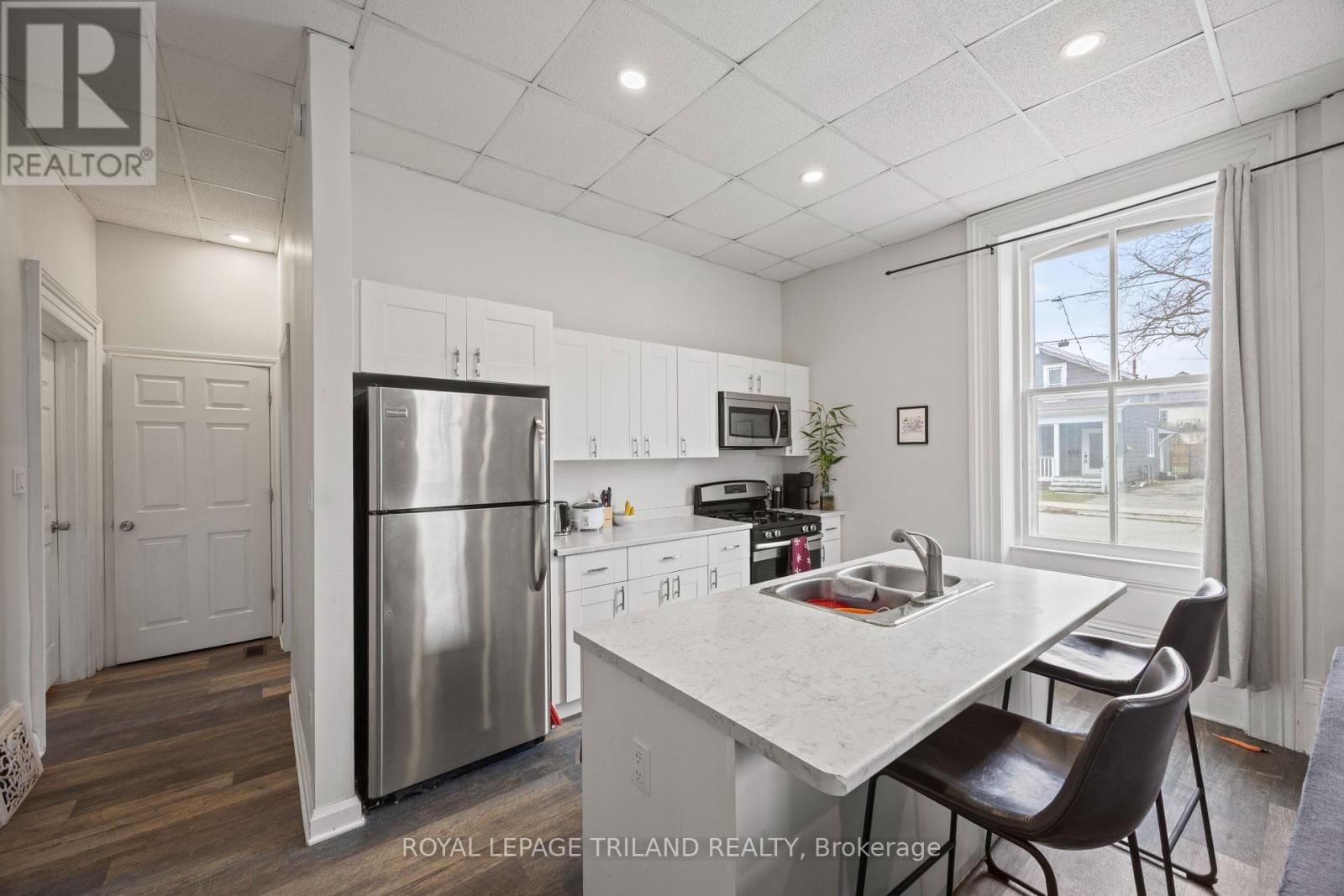 434 DUFFERIN AVENUE Image 18