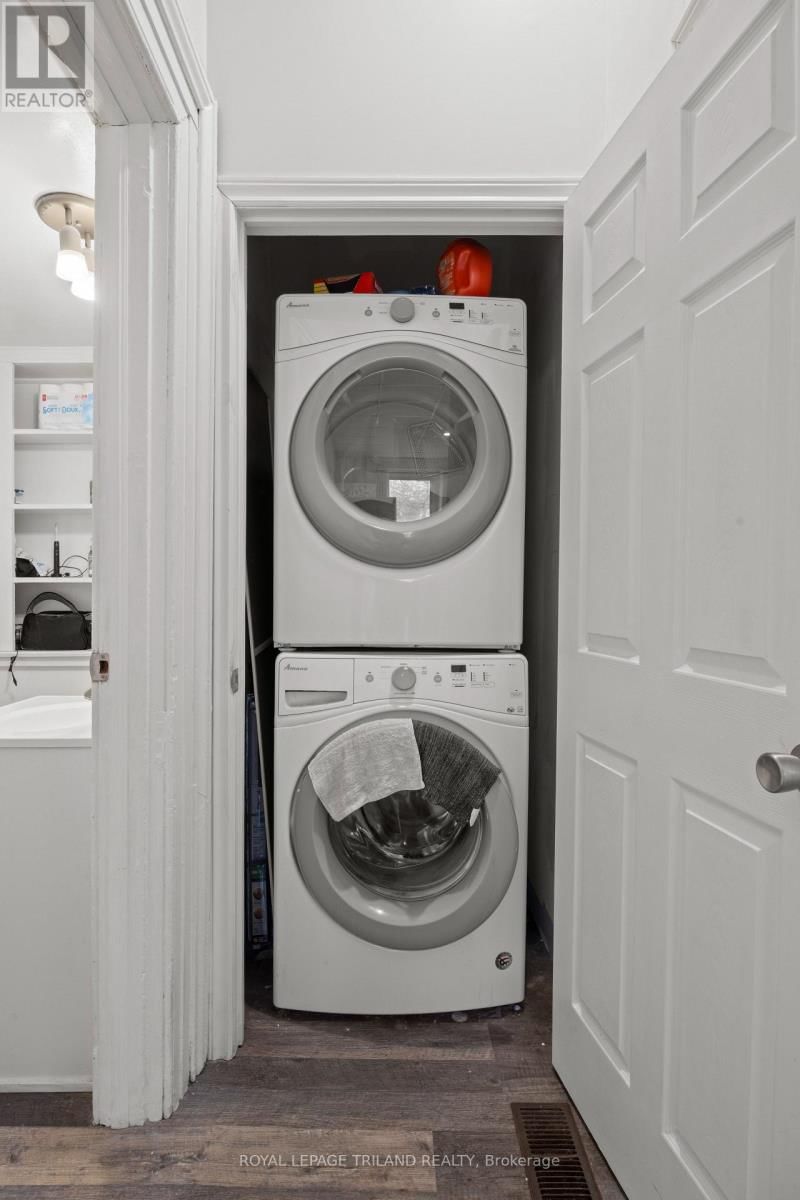 434 DUFFERIN AVENUE Image 23