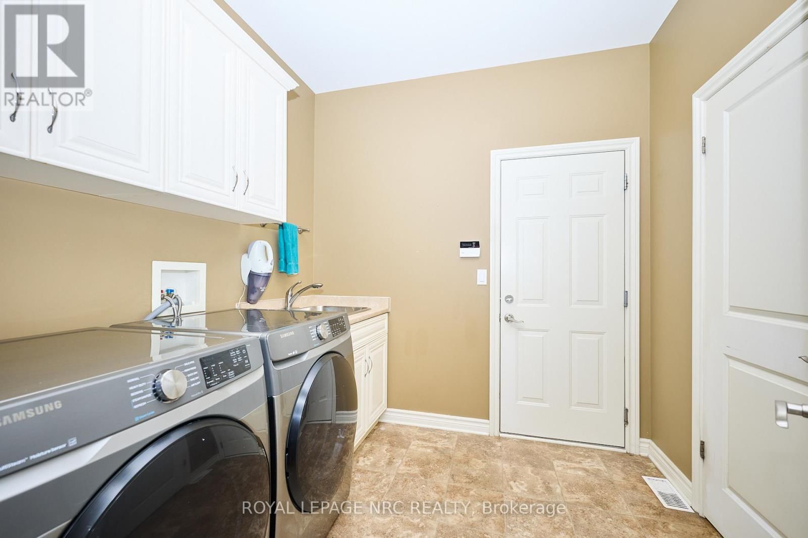 45 TIMBER CREEK CRESCENT Image 23