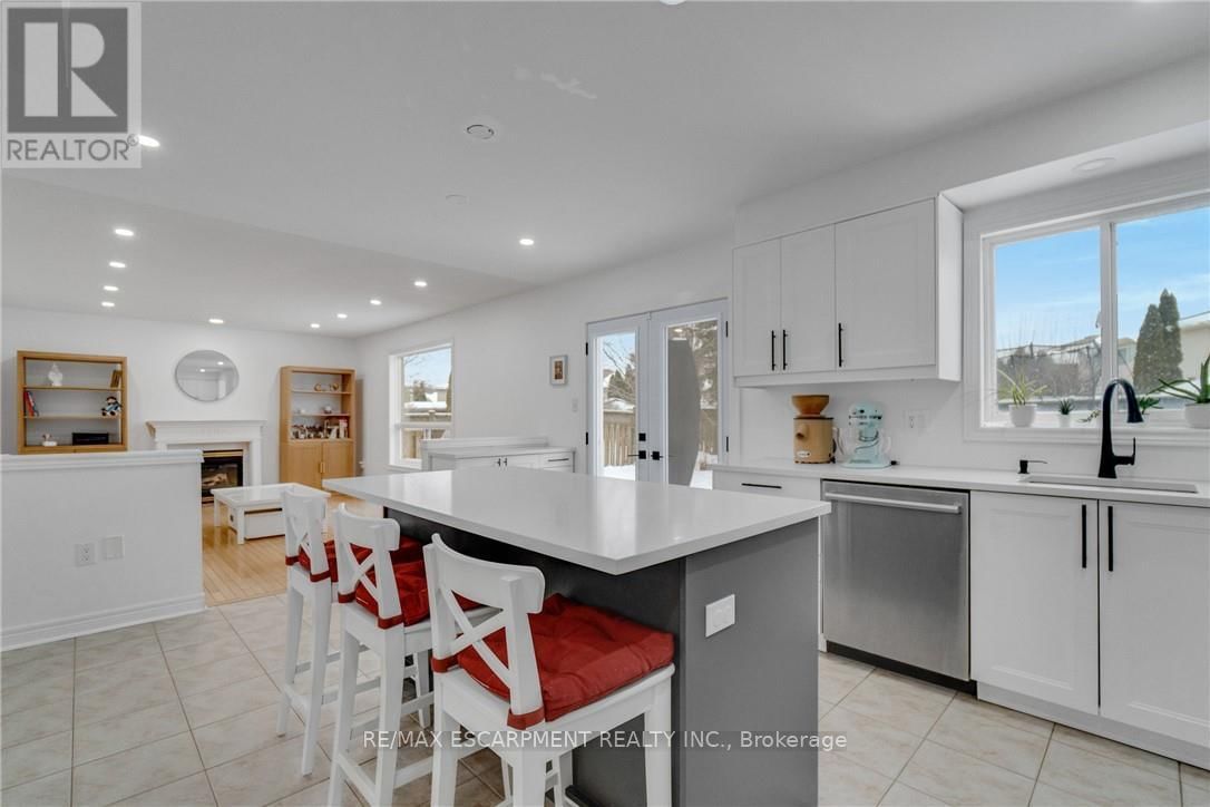 191 HAWKSWOOD TRAIL Image 17