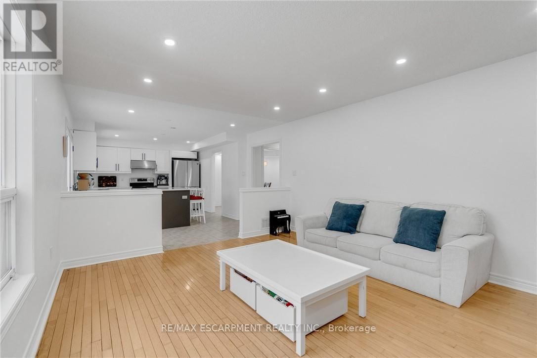 191 HAWKSWOOD TRAIL Image 23