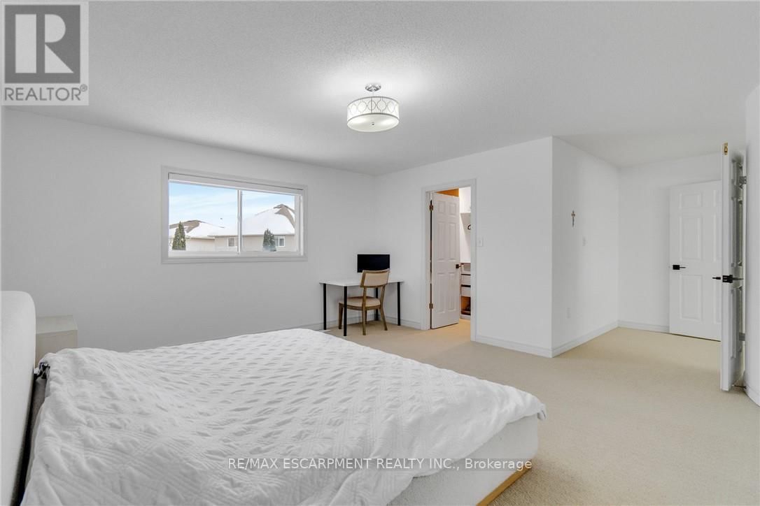 191 HAWKSWOOD TRAIL Image 31