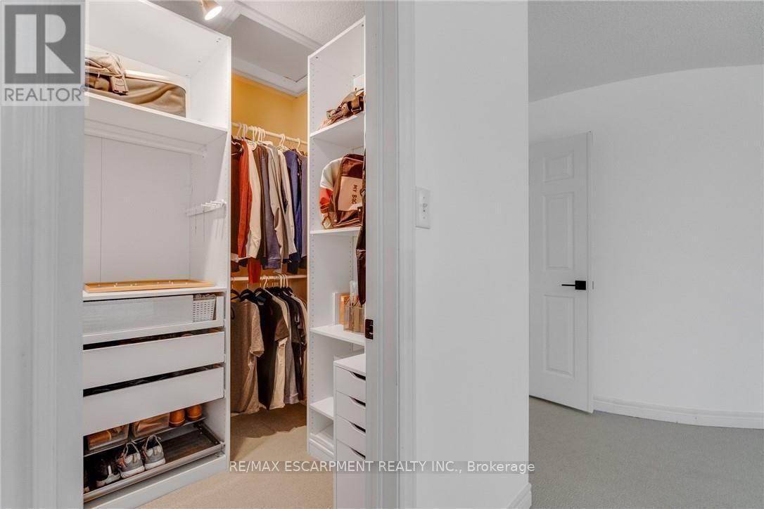 191 HAWKSWOOD TRAIL Image 35