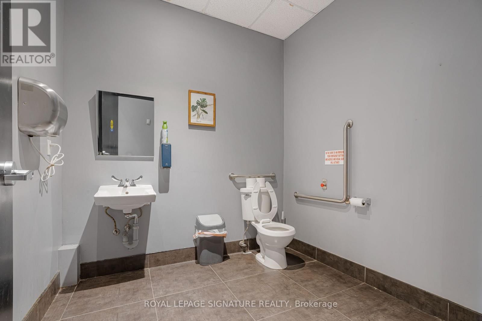 15 - 735 WONDERLAND ROAD NORTH Image 13