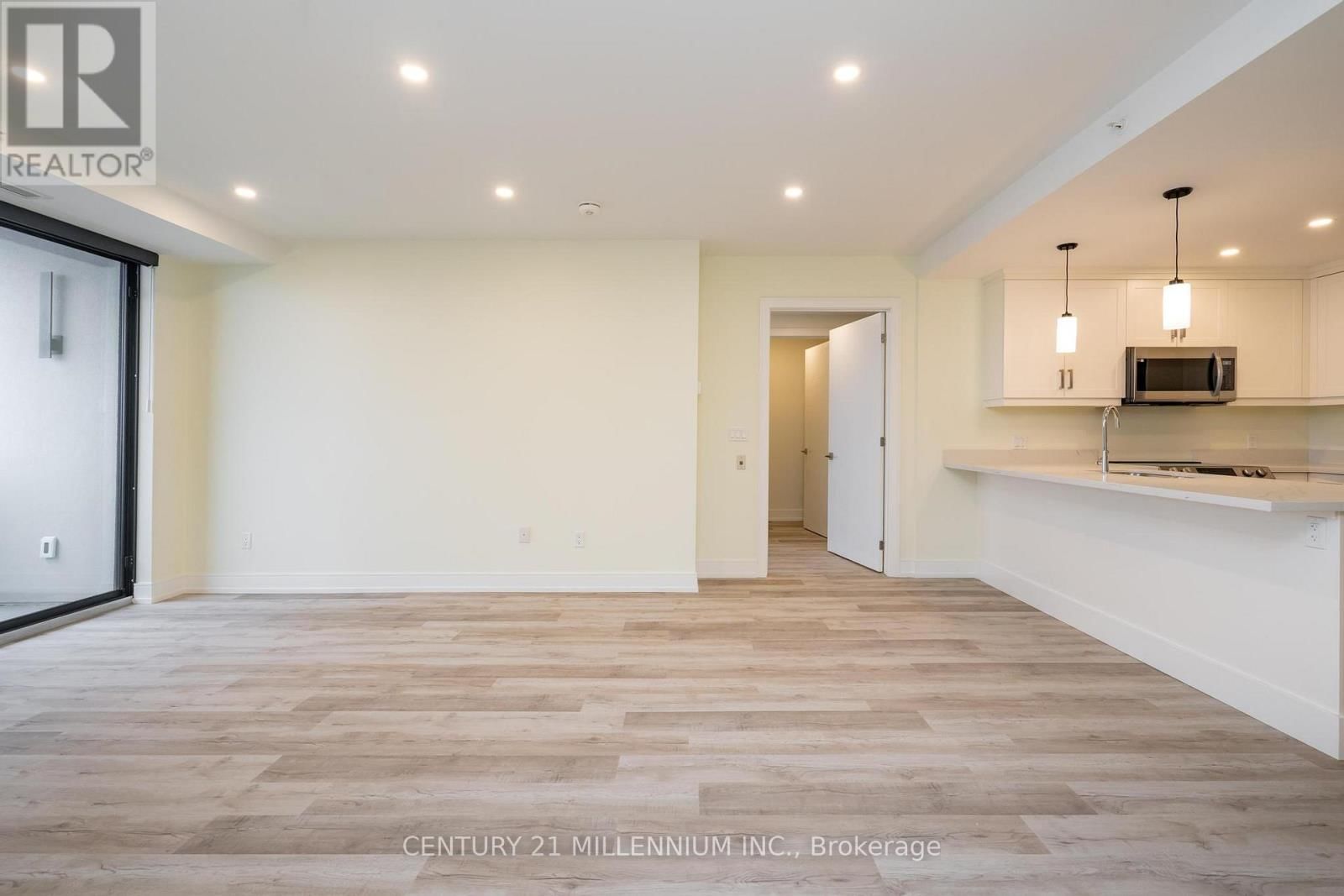 403 - 300B ON THE FOURTH AVENUE NORTH Image 23