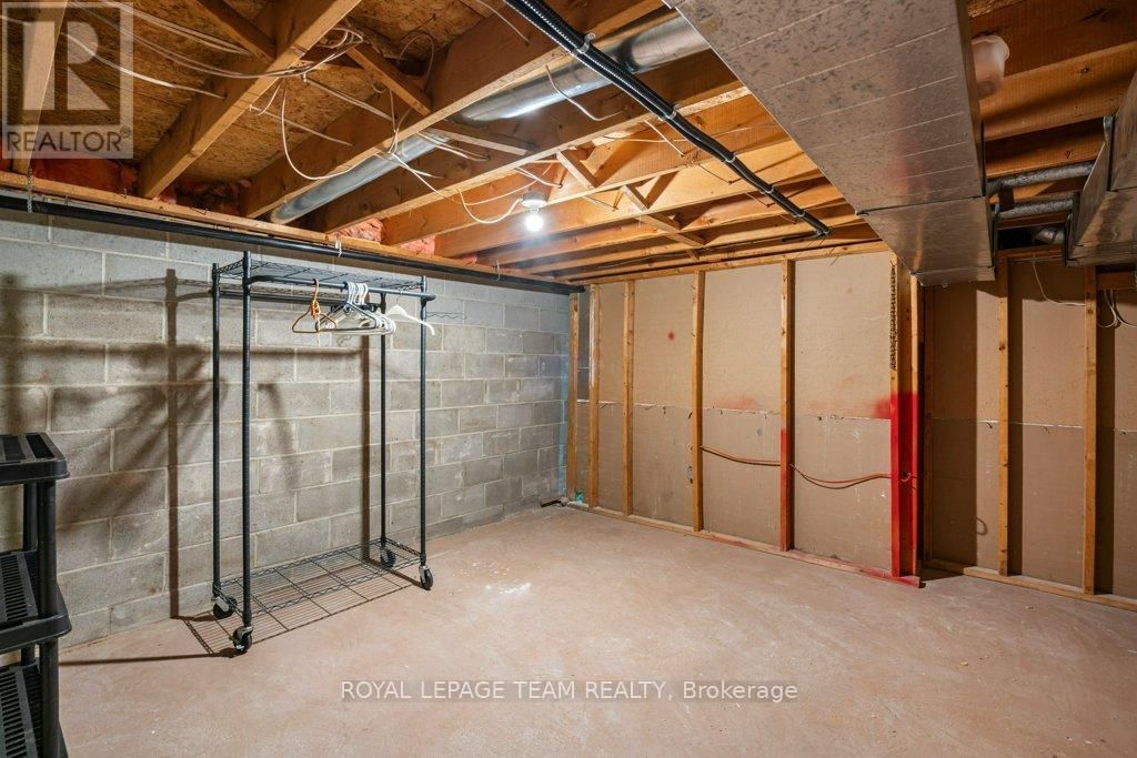 504 QUART COURT Image 32