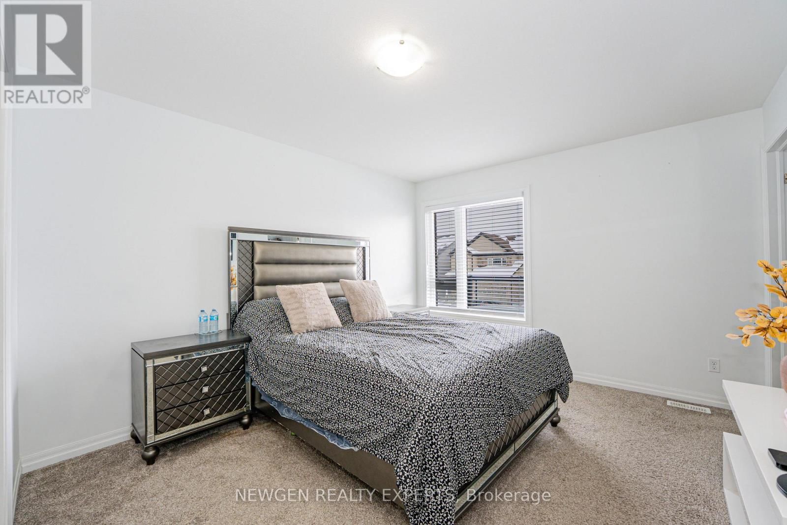 409 FREURE DRIVE Image 28