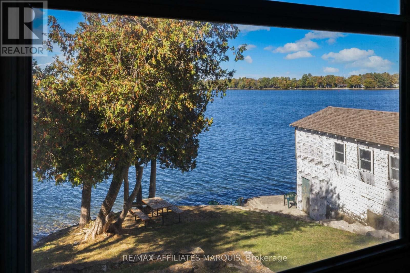 6 R9 (RIDEAU FERRY) ROAD Image 15