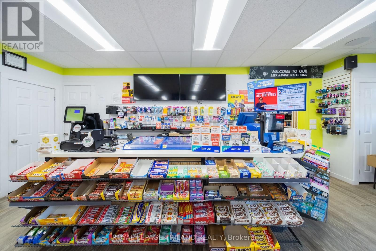 71146 BLUEWATER HIGHWAY Image 23