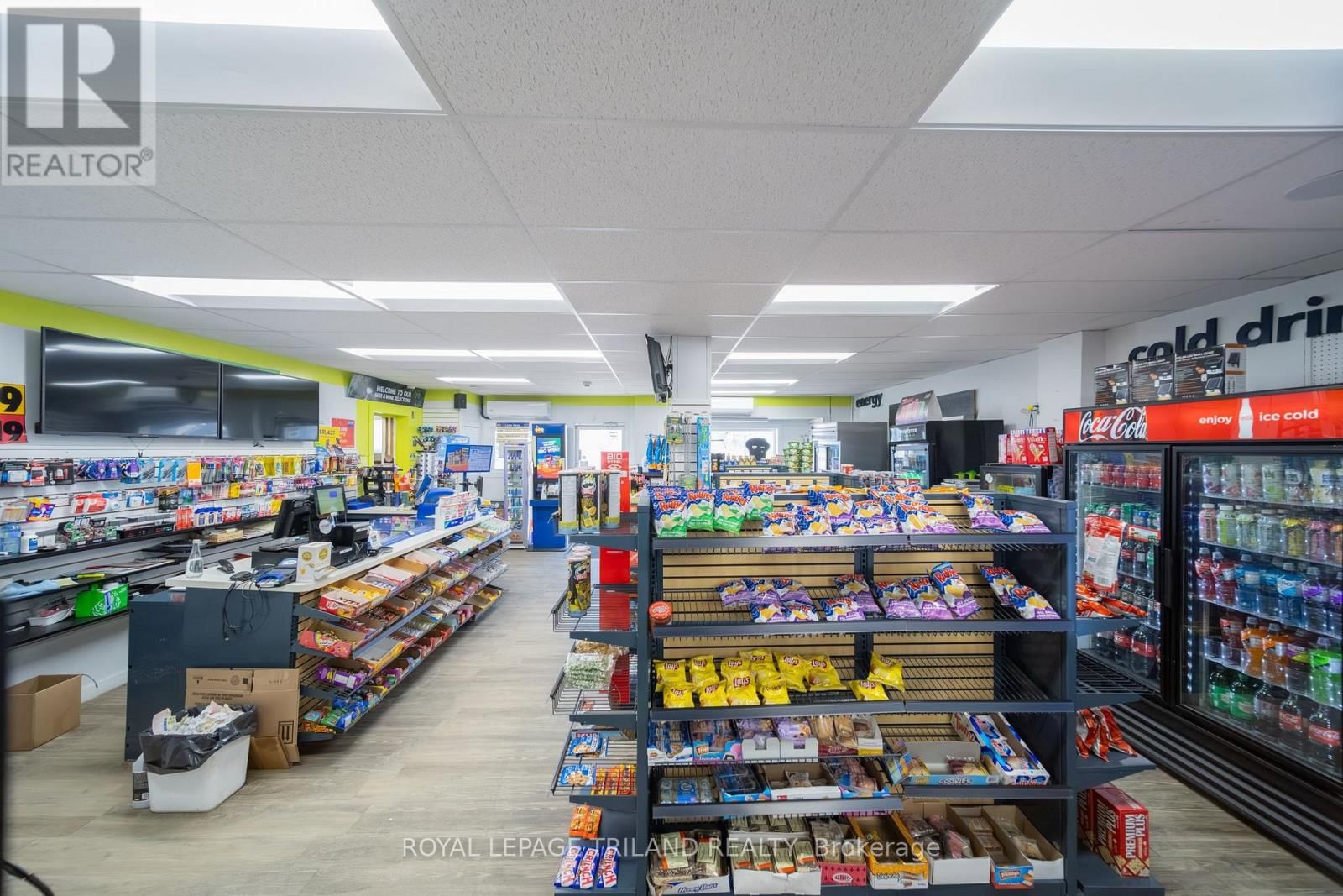 71146 BLUEWATER HIGHWAY Image 27