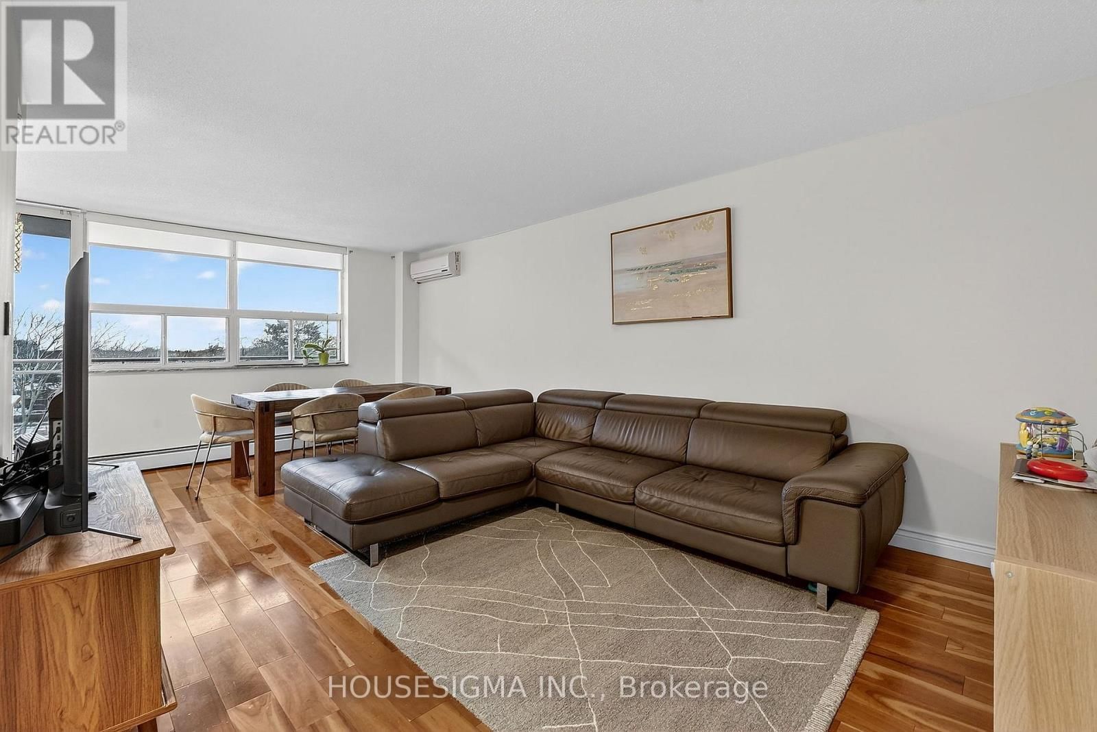 605 - 6390 HUGGINS STREET Image 38