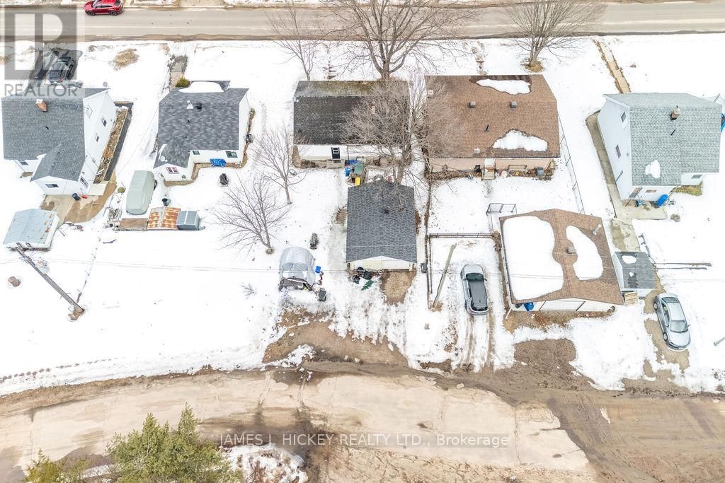 18 SUMMIT STREET Image 32