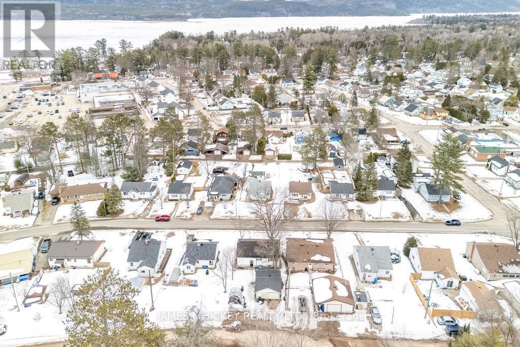 18 SUMMIT STREET Image 33