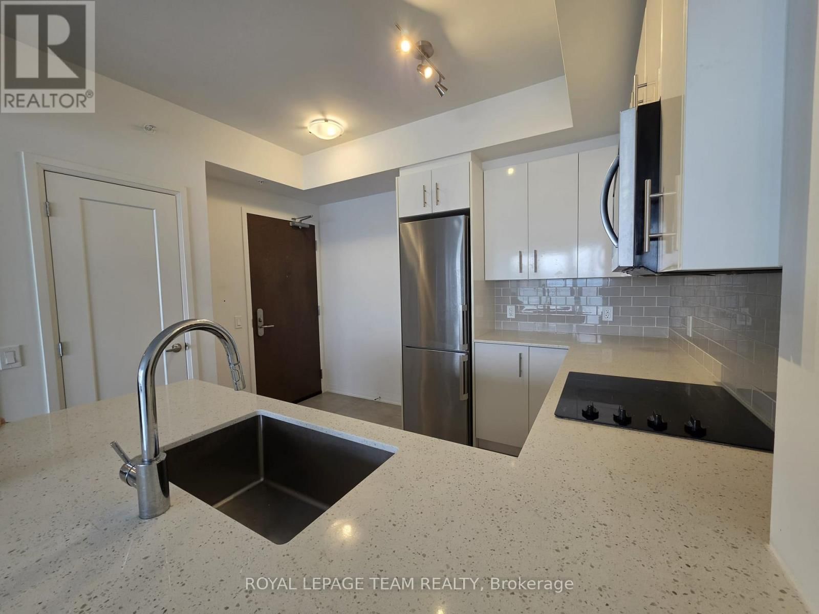 905 - 805 CARLING AVENUE Image 10