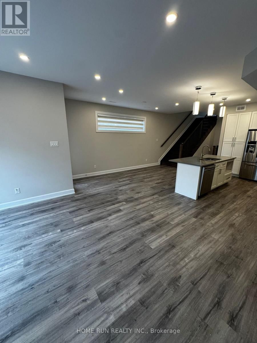 902 - A PINECREST ROAD Image 13