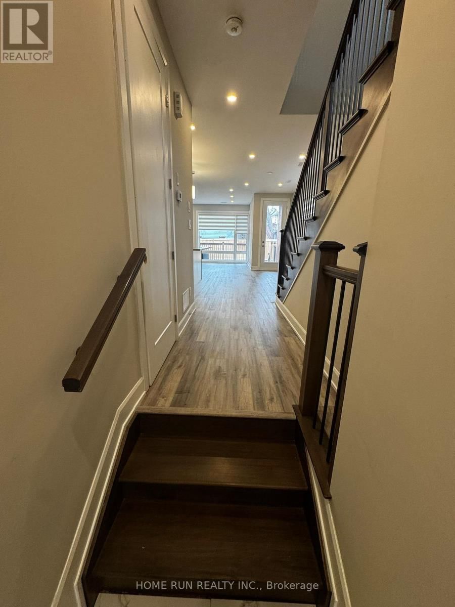 902 - A PINECREST ROAD Image 6