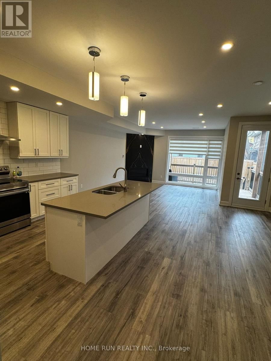 902 - A PINECREST ROAD Image 8