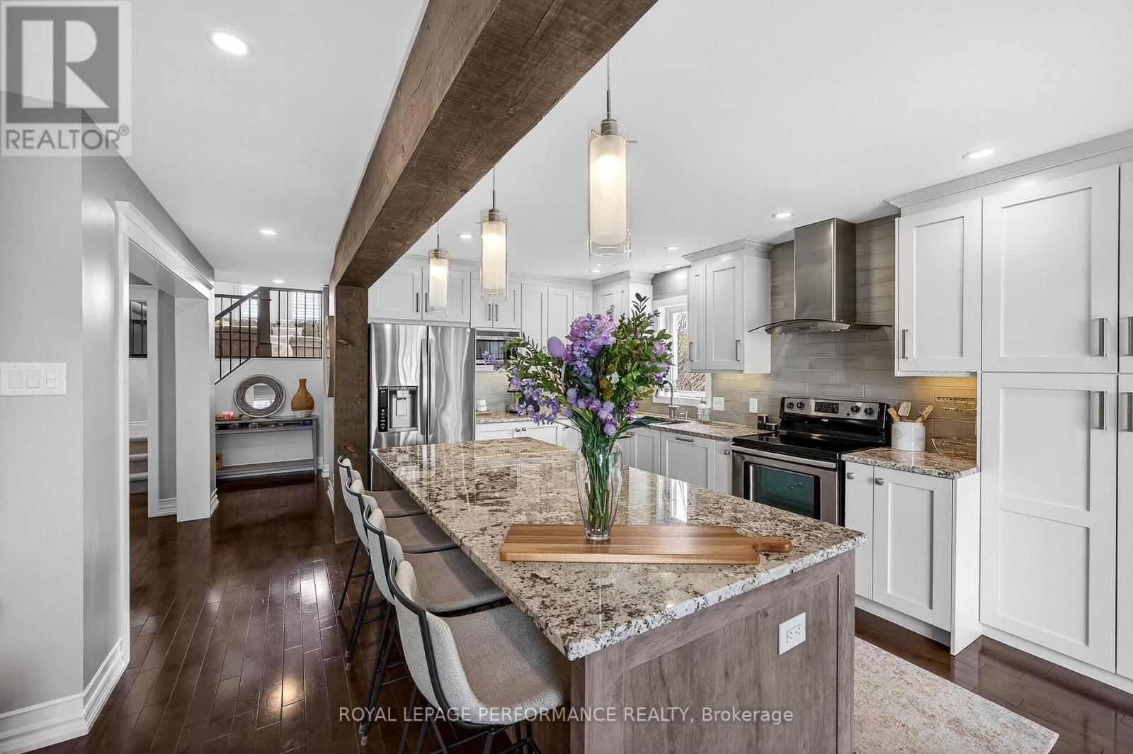 2191 SATURN CRESCENT Image 19