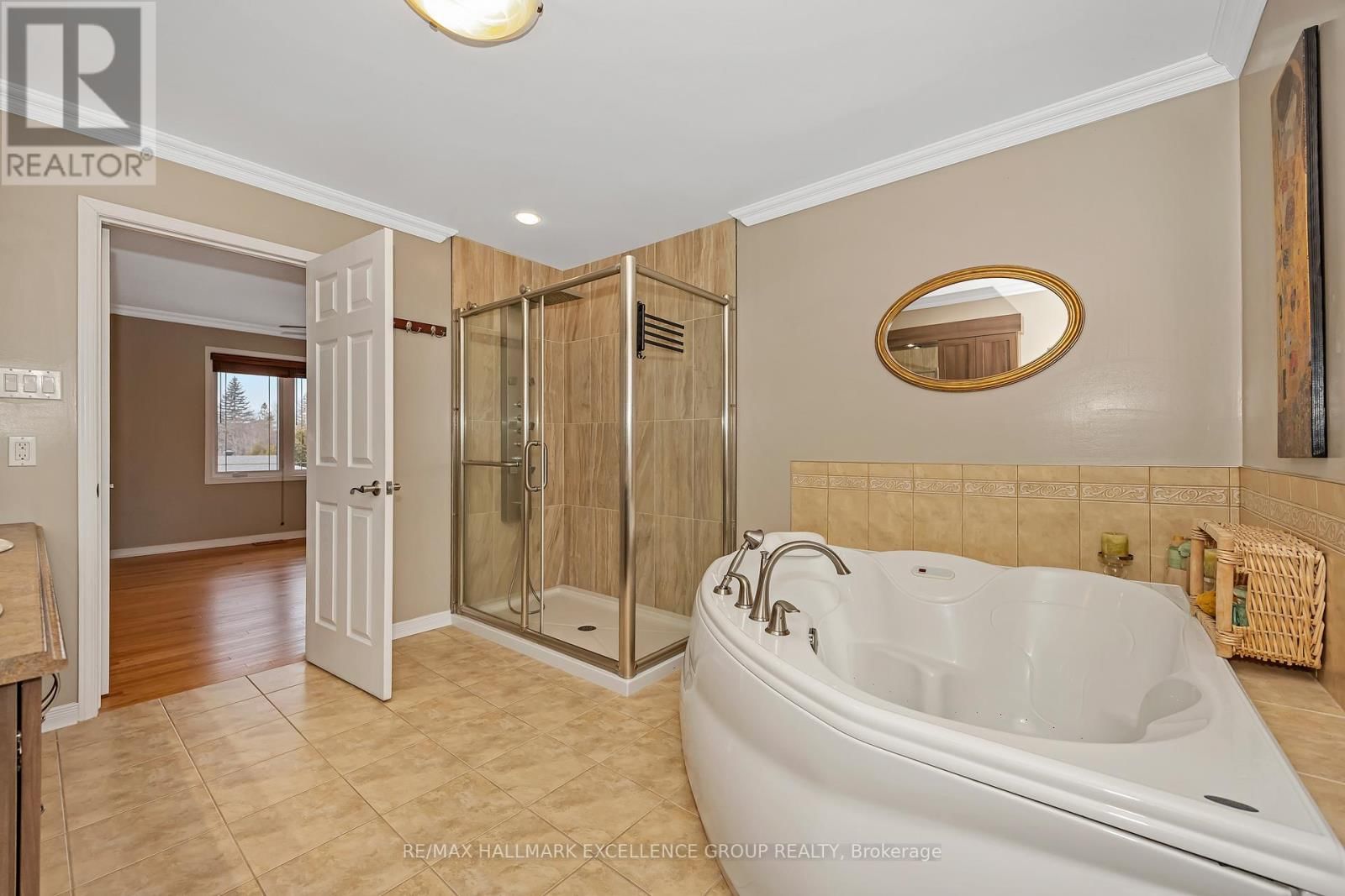 2691 COLMAN STREET Image 25