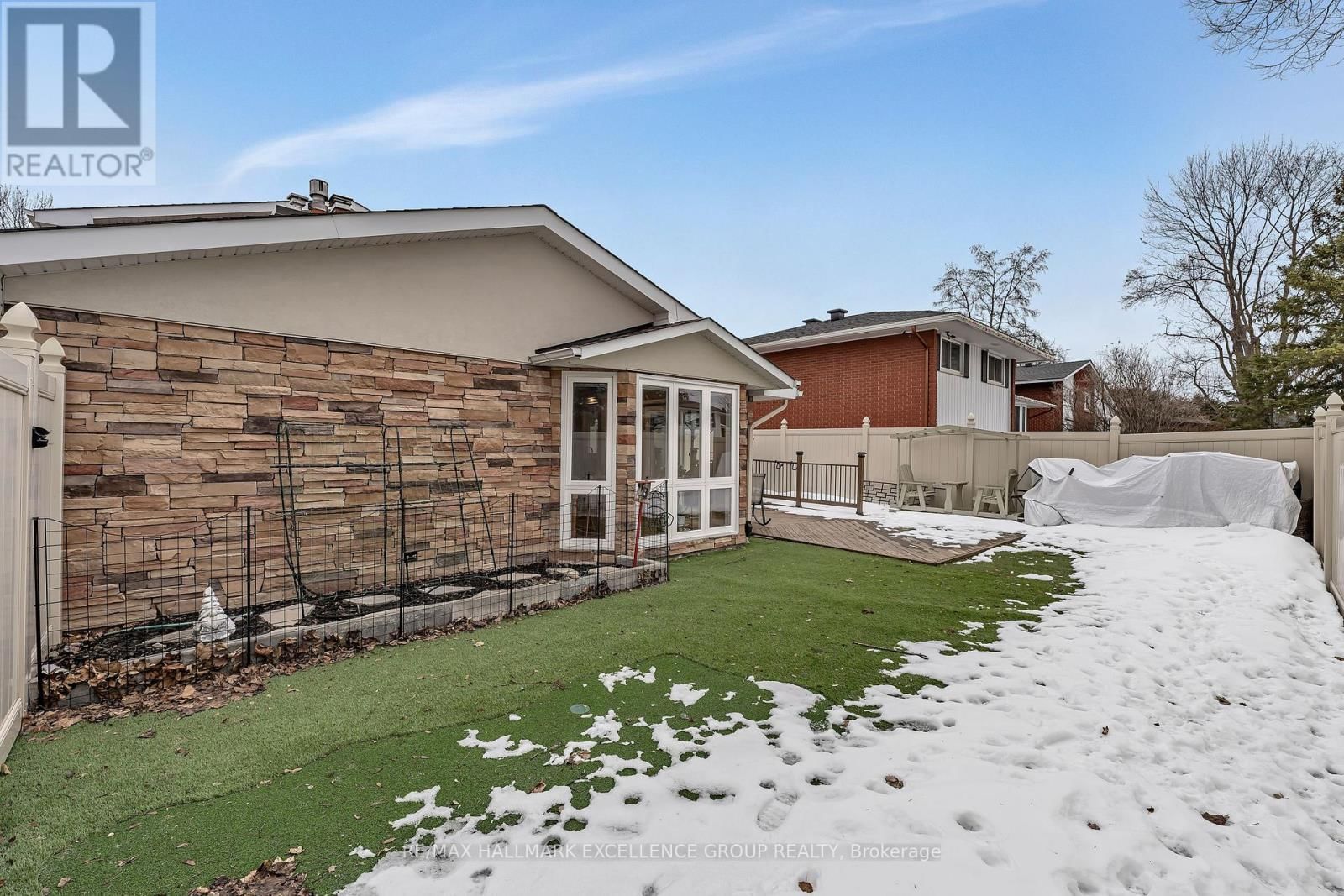 2691 COLMAN STREET Image 45