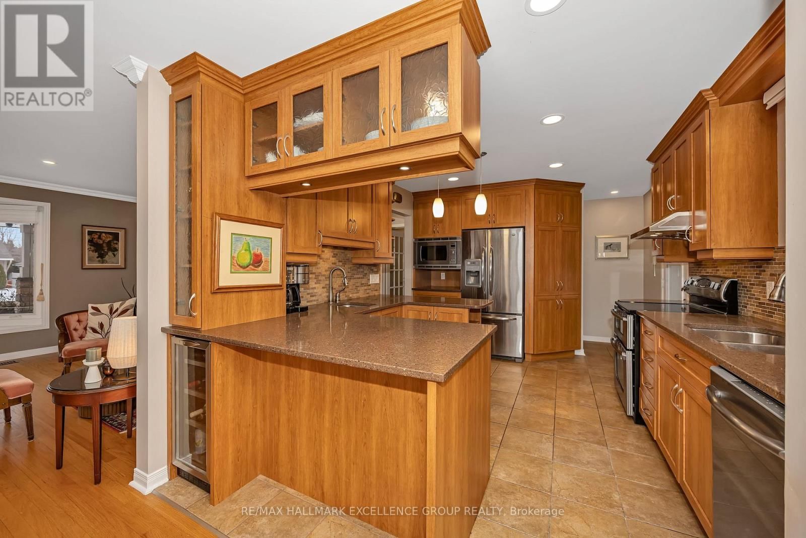 2691 COLMAN STREET Image 9