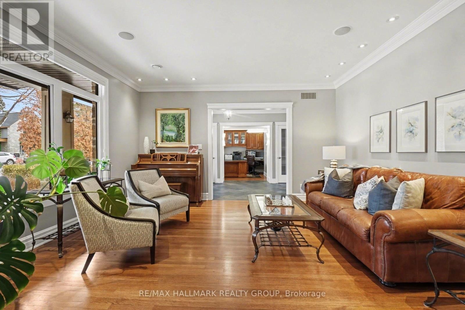 62 REBECCA CRESCENT Image 6