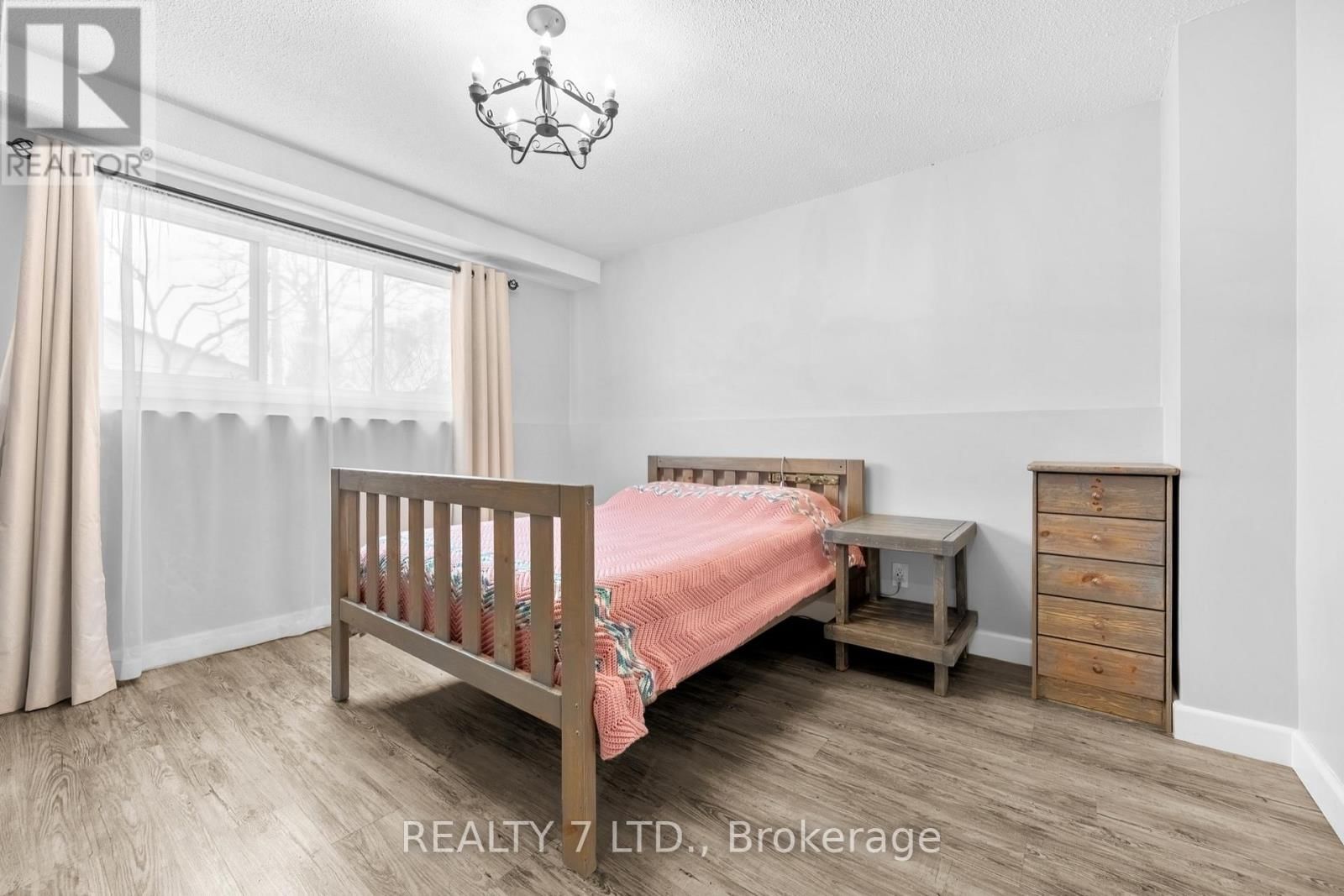 6479 BURWOOD AVENUE Image 19